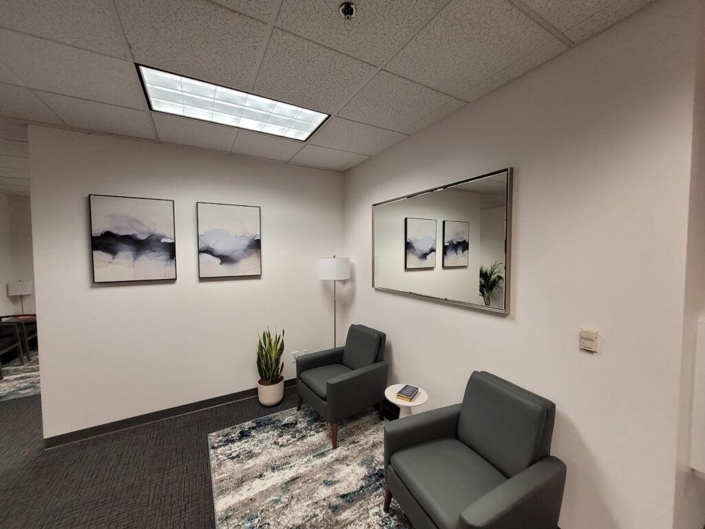 Picture and Mirror Hanging Service in Fosom